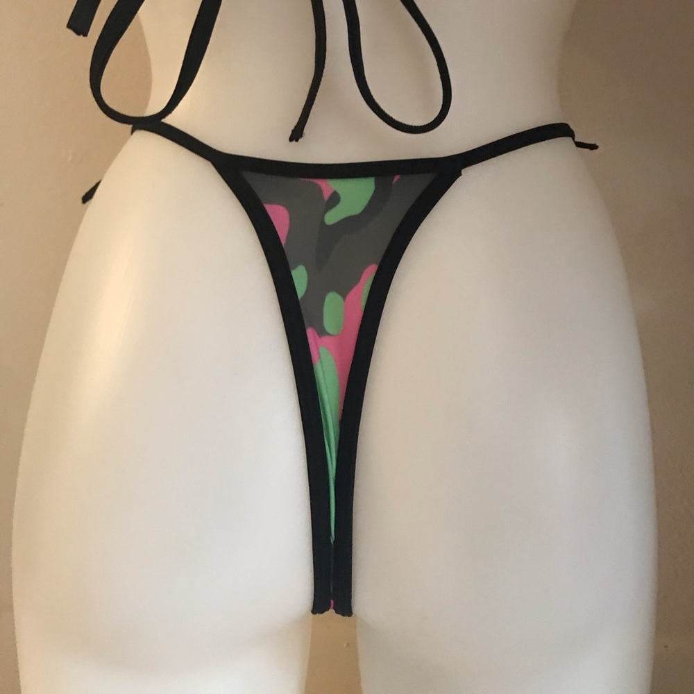Bikini - Picture 6 of 7